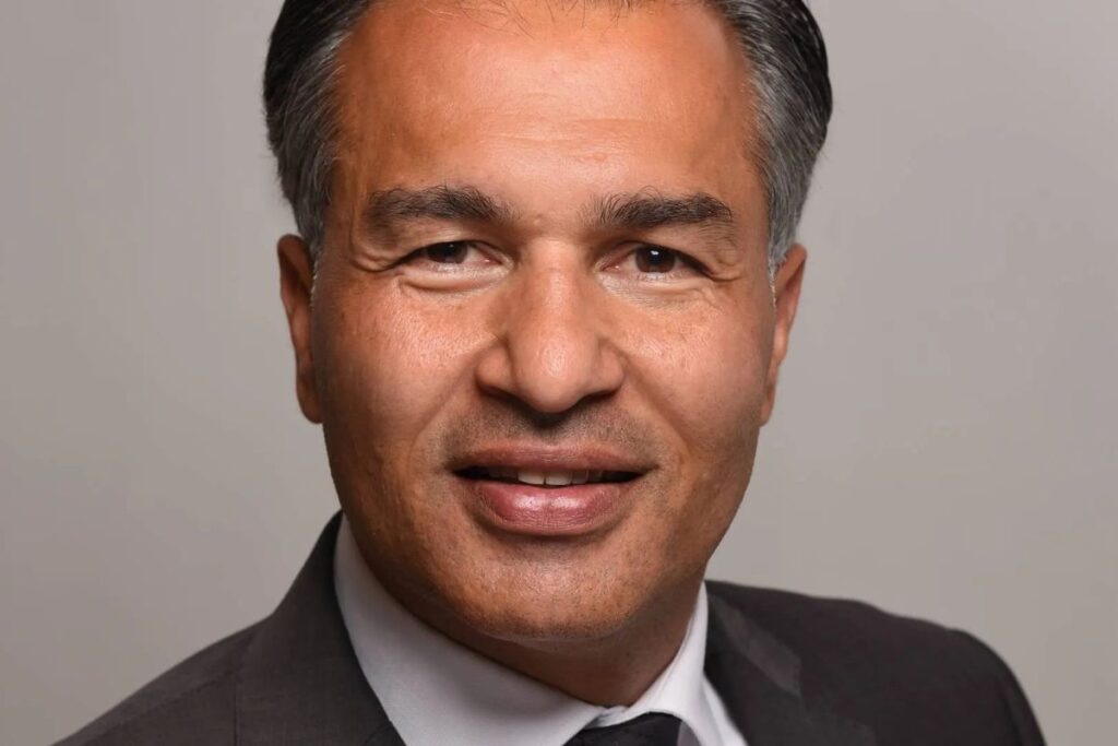 Nasim Amini, Deutsche Bank
